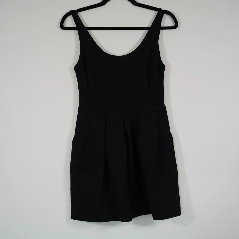 Aritzia Wilfred Size 4 Pompe Mini‎ Tank Dress Black Sleeveless Pockets
